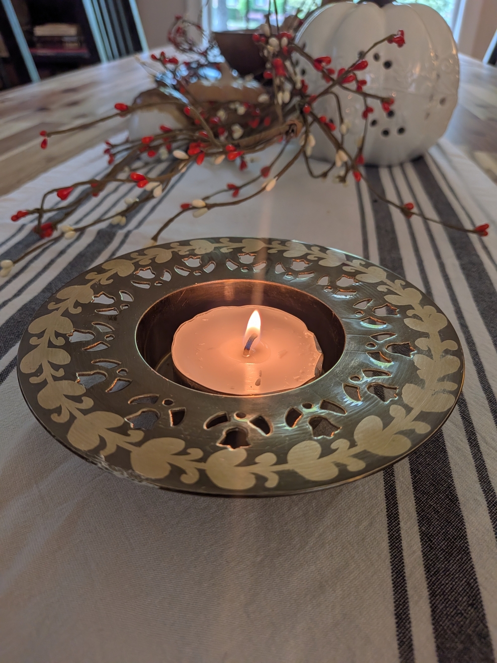 Brass And Silver Tone Filigree Angel Leaf Tealight Candle Holder Ring Rim